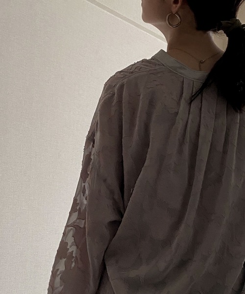 NICOLE CLUB(ニコル クラブ)の「【NICOLE CLUB】ジャガードチャイナブラウス(シャツ/ブラウス・レディース・ホワイト系/グレー系・MEDIUM)」の9枚目の写真