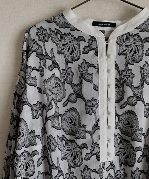 NICOLE CLUB(ニコル クラブ)の「【NICOLE CLUB】ジャガードチャイナブラウス(シャツ/ブラウス・レディース・ホワイト系/グレー系・MEDIUM)」の12枚目の写真