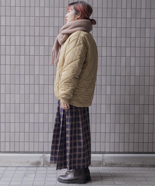 ITEMS URBANRESEARCH（アイテムズ アーバンリサーチ）の「中綿キルティングノーカラージャケット（その他アウター・レディース・ベージュ/ブラック/ライトベージュ/モカ・MEDIUM/SMALL/X-SMALL）」の19枚目の写真