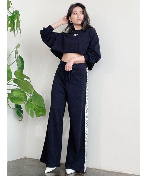 ROXY(ロキシー)の「GYDA×ROXY ロゴスウェットショートTOPS(スウェット・レディース・ブラック/オフホワイト・FREE)」の4枚目の写真