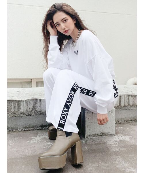 ROXY(ロキシー)の「GYDA×ROXY ロゴスウェットショートTOPS(スウェット・レディース・ブラック/オフホワイト・FREE)」の10枚目の写真