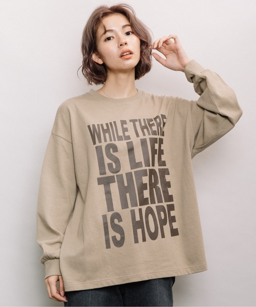 refinedworks（リファインドワークス）の「ビックロゴプリント長袖Tシャツ（Tシャツ/カットソー・レディース・チャコールグレー/ベージュ/オフホワイト・FREE）」の6枚目の写真