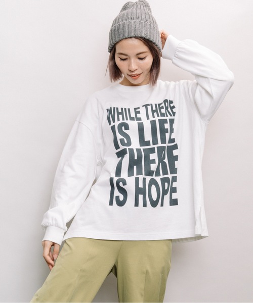 refinedworks（リファインドワークス）の「ビックロゴプリント長袖Tシャツ（Tシャツ/カットソー・レディース・チャコールグレー/ベージュ/オフホワイト・FREE）」の17枚目の写真