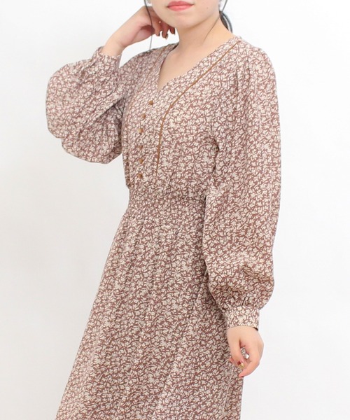 ASTORIA ODIER(アストリアオディール)の「小花柄パイピングワンピース(ワンピース・レディース・ブラック/モカ・MEDIUM)」の12枚目の写真