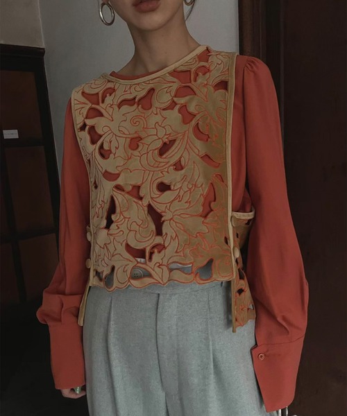 Ameri（アメリ）の「UND RENEE VELOUR VEST WITH BLOUSE（シャツ/ブラウス・レディース・ブラック/オレンジ/グリーン・FREE）」の22枚目の写真