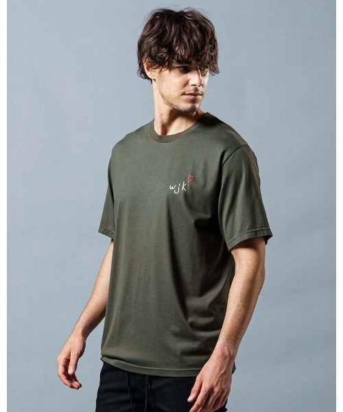 wjk(ダヴルジェイケイ)の「heart warming T(Tシャツ/カットソー・メンズ・カーキ/トップグレー/ホワイト/ブラック・MEDIUM/X-LARGE/LARGE/SMALL)」の5枚目の写真