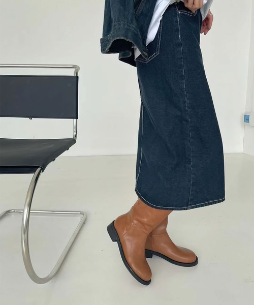 me+em select（ミームセレクト）の「フェイクレザーフラットロングブーツ（ブーツ・レディース・ブラック/ブラウン・24/24.5/23/23.5）」の16枚目の写真