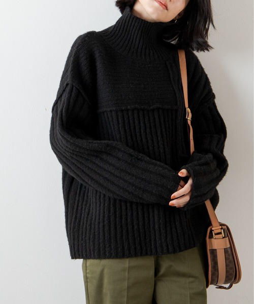 ANGIE（アンジー）の「ハイネックリブ切り替えニットプルオーバー（タートルネック）（ニット/セーター・レディース・ブラック/ベージュ/ブラウン/ピンク/イエロー/グリーン/アイボリー・FREE）」の3枚目の写真