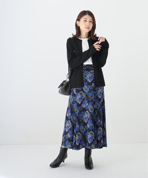 La TOTALITE(ラトータリテ)の「ボカシフラワープリントスカート【手洗い可能】(スカート・レディース・ブラック/アイボリー・38/36)」の10枚目の写真
