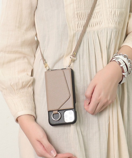 ensemble(皮革ブランド)（アンサンブル）の「【ensemble 正規品】【 ensemble / アンサンブル 】PORTE(ベルト付き) バイカラー 鏡 カードケース付きiPhoneケース E811001 VCT（スマホケース/カバー・レディース・ブラック/グレー/ベージュ・3/5/2/4/6/7/11/12/10）」の22枚目の写真