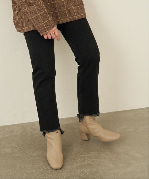 LE TALON（ルタロン）の「5cmスクエアフィットショートブーツ（ブーツ・レディース・ブラック系その他/アイボリー/ベージュ・MEDIUM/LARGE/SMALL/X-LARGE/X-SMALL）」の3枚目の写真