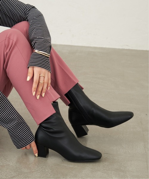 LE TALON（ルタロン）の「5cmスクエアフィットショートブーツ（ブーツ・レディース・ブラック系その他/アイボリー/ベージュ・MEDIUM/LARGE/SMALL/X-LARGE/X-SMALL）」の2枚目の写真