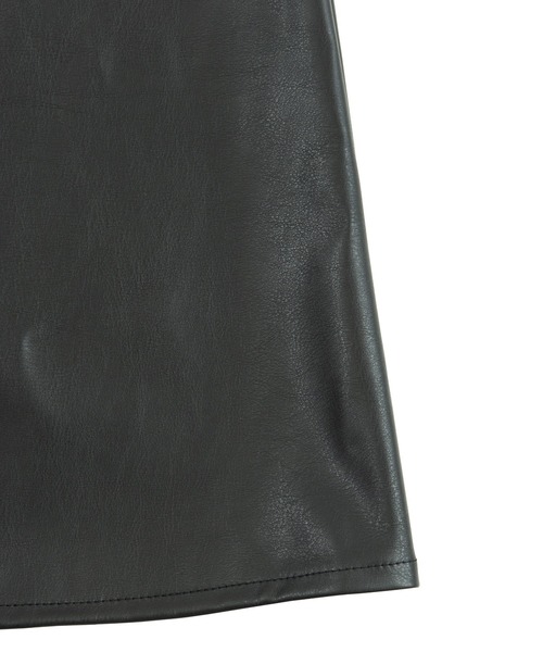 PUNYUS（プニュズ）の「フェイクレザージャンパースカート（ジャンパースカート・レディース・ブラック/ブラウン・4/3/2/1）」の11枚目の写真