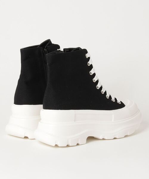 WC（ダブル シー）の「ボリュームソールスニーカー（スニーカー・レディース・ブラック・SMALL/MEDIUM）」の3枚目の写真