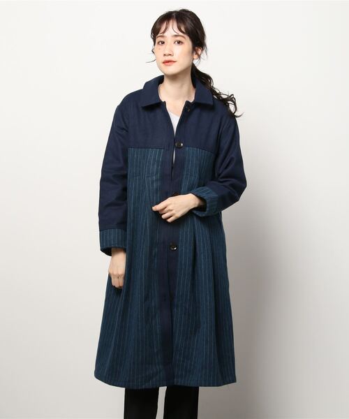sandy（サンディー）の「ストライプ切り替えステンカラータックコート（ステンカラーコート・レディース・ネイビー/キャメル/チャコール・FREE）」の2枚目の写真