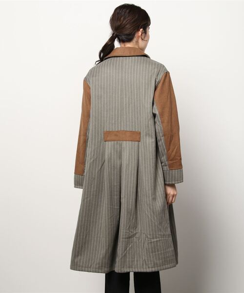 sandy（サンディー）の「ストライプ切り替えステンカラータックコート（ステンカラーコート・レディース・ネイビー/キャメル/チャコール・FREE）」の5枚目の写真