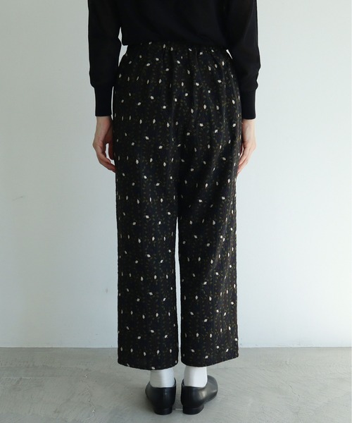 yuni（ユニ ）の「多色刺繍easy パンツ（その他パンツ）」 - WEAR