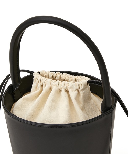 ADAM ET ROPE'(アダムエロペ)の「スプリットレザーバケットバッグ(ハンドバッグ・レディース・ブラック/ホワイト・FREE)」の16枚目の写真
