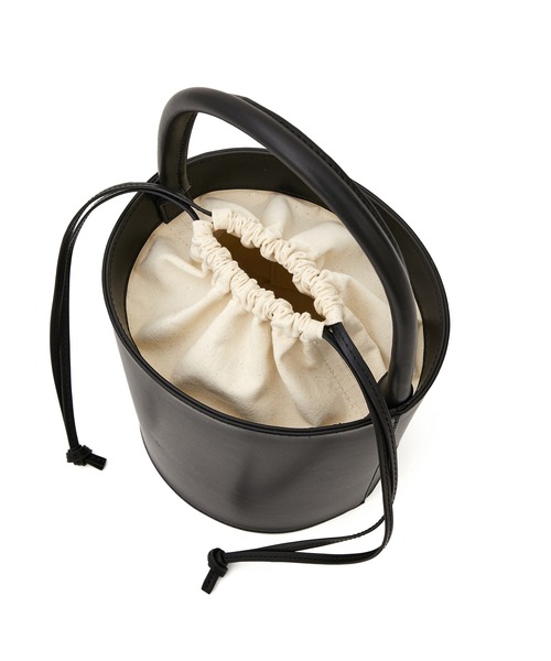 ADAM ET ROPE'(アダムエロペ)の「スプリットレザーバケットバッグ(ハンドバッグ・レディース・ブラック/ホワイト・FREE)」の11枚目の写真