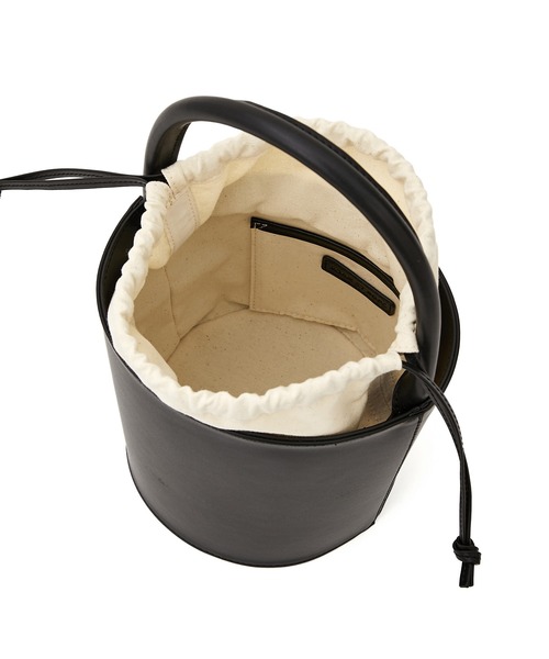 ADAM ET ROPE'(アダムエロペ)の「スプリットレザーバケットバッグ(ハンドバッグ・レディース・ブラック/ホワイト・FREE)」の9枚目の写真