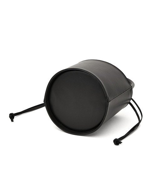 ADAM ET ROPE'(アダムエロペ)の「スプリットレザーバケットバッグ(ハンドバッグ・レディース・ブラック/ホワイト・FREE)」の6枚目の写真