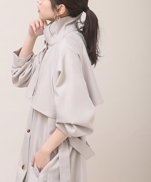 rps（アールピーエス）の「２ＷＡＹカラーボリュームスリーブコート（トレンチコート・レディース・ベージュ/ライトカーキ/グレイッシュベージュ・M）」の4枚目の写真