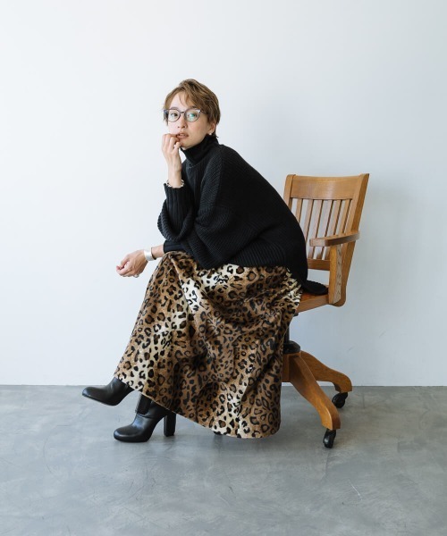 oblekt（オブレクト）の「オーガニックコットンブレンド畦タートルニット（Tシャツ/カットソー・レディース・グレー/オフホワイト・ONE SIZE）」の8枚目の写真