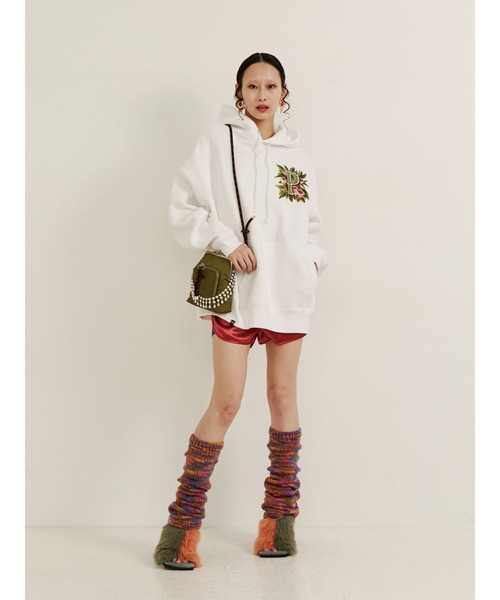 PAMEO POSE（パメオポーズ）の「Big P Hoodie（パーカー・レディース・ホワイト/ブラック/ベージュ・FREE）」の20枚目の写真