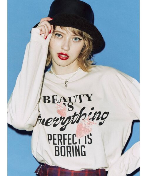 jouetie（ジュエティ）の「ストロベリーロゴ ロンT（Tシャツ/カットソー・レディース・ブラック/ブルー/アイボリー・MEDIUM）」の2枚目の写真