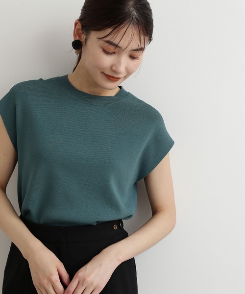 NATURAL BEAUTY BASIC(ナチュラルビューティーベーシック)の「総針モックネックニット(ニット/セーター・レディース・ブラウン/ライトグリーン/ベージュ/ブラック・MEDIUM)」の4枚目の写真