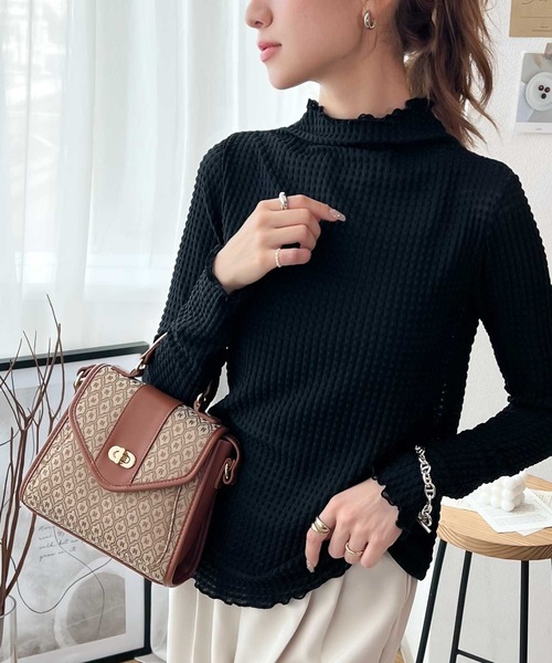 classicalelf（クラシカルエルフ）の「品良く大人可愛い。ぽこぽこシアー素材メロウカットソー（シャツ/ブラウス・レディース・ブラック/ホワイト/ブルー/ピンクベージュ・LARGE/MEDIUM/SMALL/X-LARGE）」の16枚目の写真