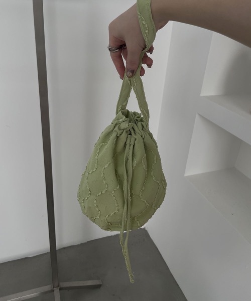 I_am（アイアム）の「wave design purse bag（ハンドバッグ・レディース・ブラック/アイボリー・FREE）」の3枚目の写真