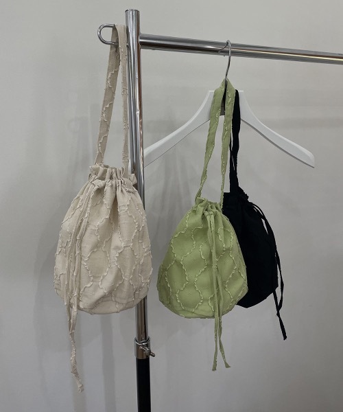 I_am（アイアム）の「wave design purse bag（ハンドバッグ・レディース・ブラック/アイボリー・FREE）」の6枚目の写真