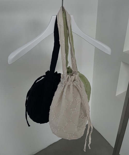 I_am（アイアム）の「wave design purse bag（ハンドバッグ・レディース・ブラック/アイボリー・FREE）」の8枚目の写真