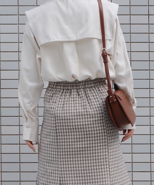 Isn't She?（イズントシー）の「3wayビッグカラーブラウス（シャツ/ブラウス・レディース・アイボリー/ライトベージュ/グリーン系/チャコールグレー・FREE）」の9枚目の写真