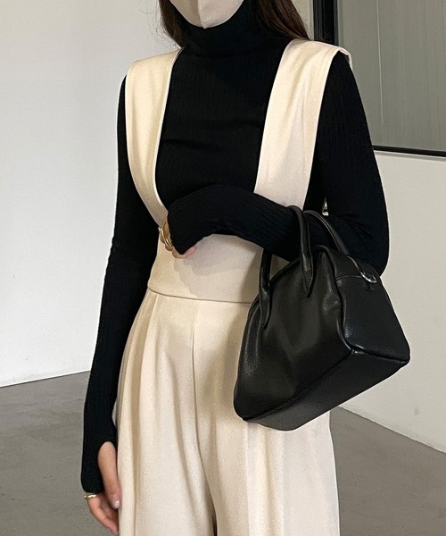 Louere（ルエレ）の「フィンガーホールタートルリブニット（ニット/セーター・レディース・ホワイト/ブラック/クリーム・FREE）」の4枚目の写真