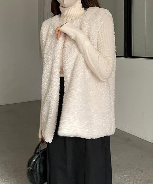 Louere（ルエレ）の「フィンガーホールタートルリブニット（ニット/セーター・レディース・ホワイト/ブラック/クリーム・FREE）」の8枚目の写真