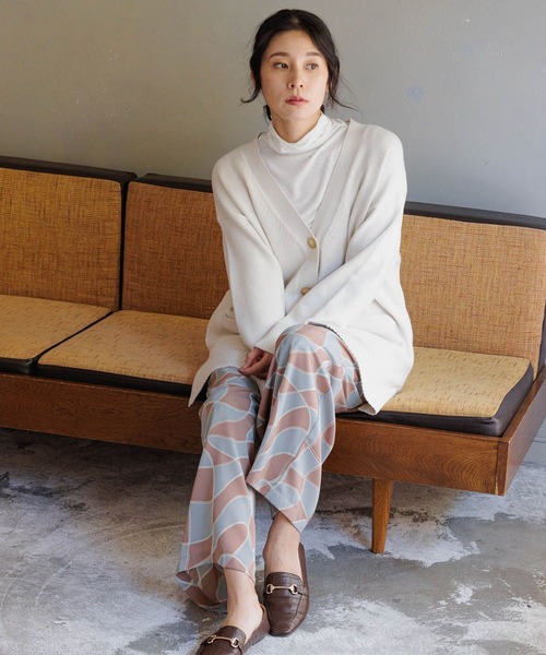 LEPSIM（レプシィム）の「7ゲージホイップライクVネックニットカーデ　294976（カーディガン/ボレロ・レディース・ピンク/ブルー/ブラック/キナリ/ライム・FREE/SHORT）」の9枚目の写真