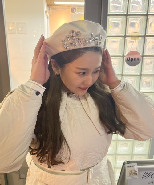 LAC-VERT（ラック・ヴェール）の「ビジューベレー帽（ハンチング/ベレー帽・レディース・ブラック/ホワイト/ピンク/アイボリー・FREE）」の20枚目の写真