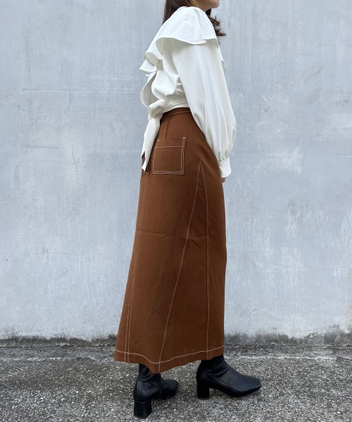 A de a.v.v(アードアー・ヴェ・ヴェ)の「バイカラーステッチナロースカート(スカート・レディース・ブラウン/ブラック・SMALL/MEDIUM)」の5枚目の写真