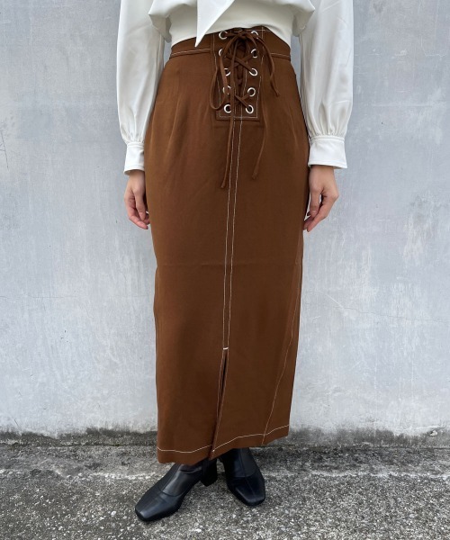 A de a.v.v(アードアー・ヴェ・ヴェ)の「バイカラーステッチナロースカート(スカート・レディース・ブラウン/ブラック・SMALL/MEDIUM)」の6枚目の写真