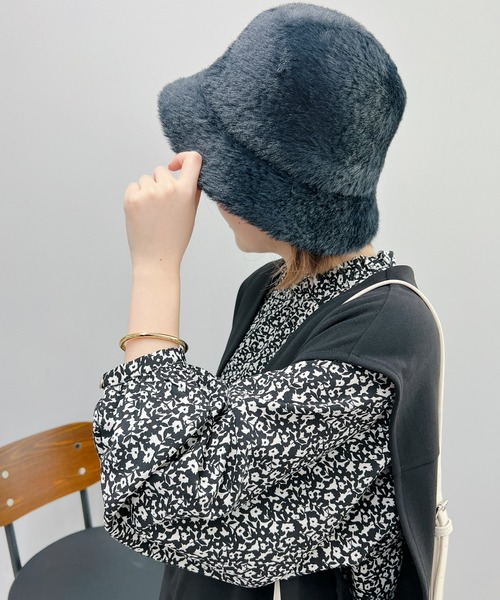 un dix cors（アンディコール）の「ファーバケットハット（ハット・レディース・ブラック/ライトベージュ・FREE）」の2枚目の写真