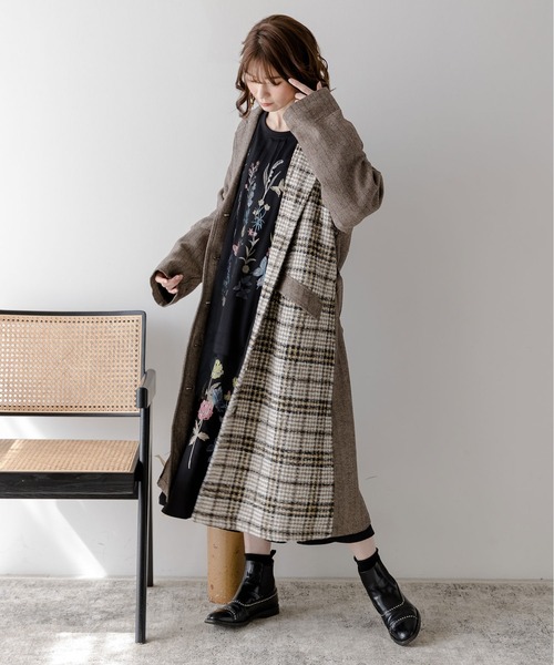 iS ScoLar（イズスカラー）の「523062：チェック柄切替 花刺繍コート