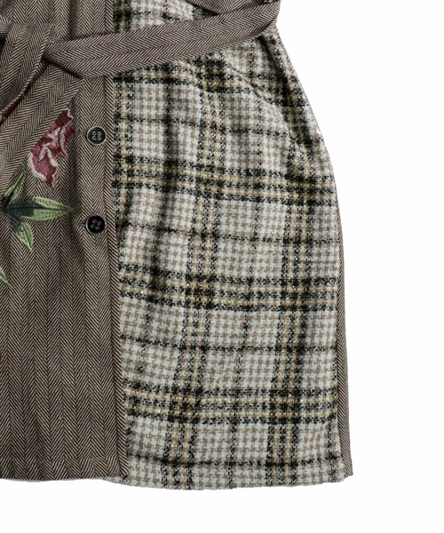 iS ScoLar（イズスカラー）の「523062：チェック柄切替 花刺繍コート