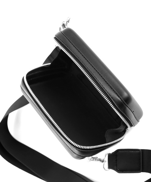 Figments（フィグメンツ）の「スクエアショルダーバッグ（ショルダーバッグ・レディース・ブラック/ダークグリーン・FREE）」の17枚目の写真