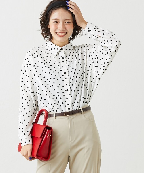 Le temps riche（ルタンリッシュ）の「ドットプリントシャツ＜Le temps riche＞（シャツ/ブラウス・レディース・ブラック/オフホワイト・M/L）」の3枚目の写真