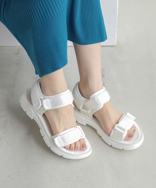 LOWRYS FARM(ローリーズファーム)の「カンドウフィットスポサン 177270(サンダル・レディース・ブラック/ホワイト・MEDIUM/LARGE)」の1枚目の写真