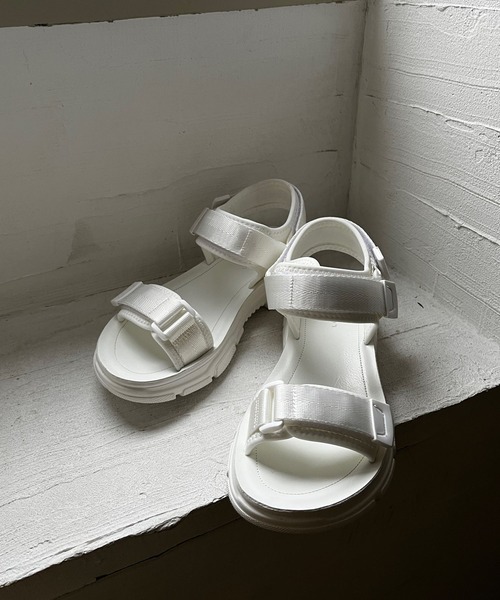 LOWRYS FARM(ローリーズファーム)の「カンドウフィットスポサン 177270(サンダル・レディース・ブラック/ホワイト・MEDIUM/LARGE)」の10枚目の写真