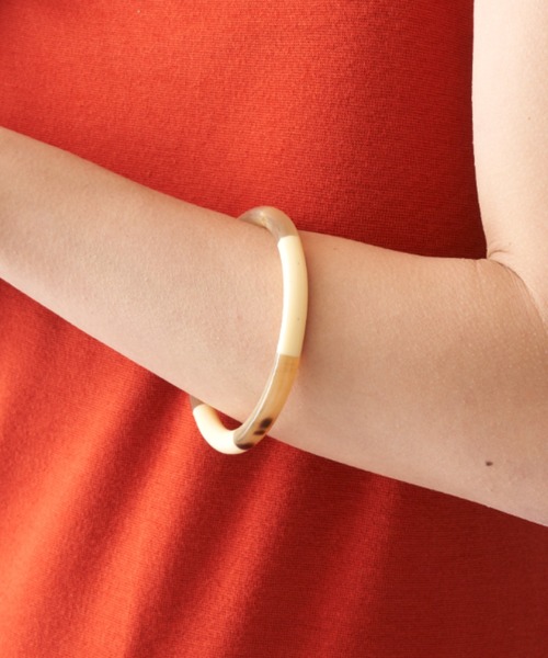 Auntie Rosa Holiday（アンティローザホリデー）の「ツートンバングル（バングル/リストバンド・レディース・レッド/ホワイト/ブラック・FREE）」の11枚目の写真