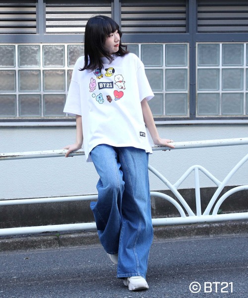 Right-on(ライトオン)の「BT21サークルプリントT(Tシャツ/カットソー・レディース・ホワイト/ブラック・M/L)」の3枚目の写真